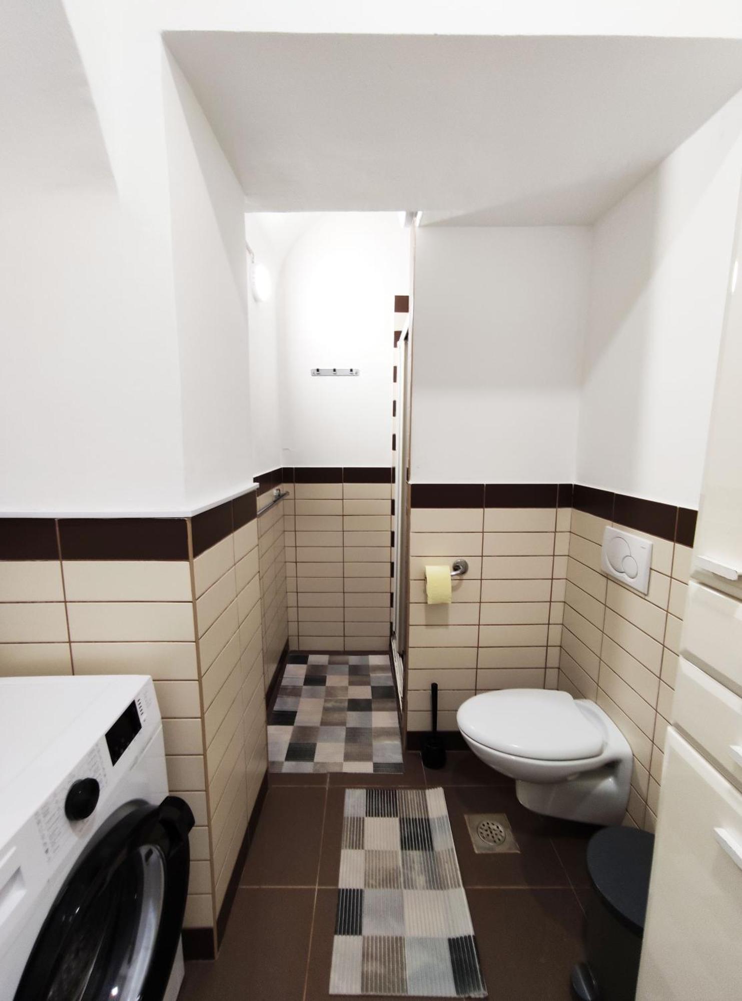 Studio Apartment Sisters 3-4 Ljubljana Buitenkant foto