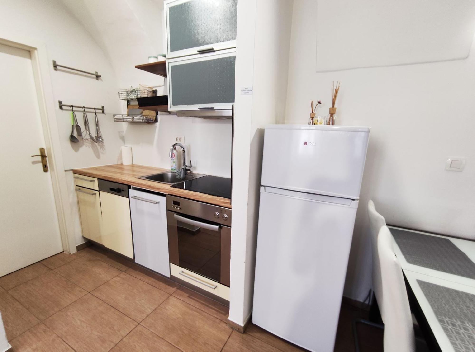 Studio Apartment Sisters 3-4 Ljubljana Buitenkant foto